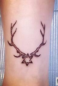 Tatuaggio di stella antica simplice di vitellu à sei puntelli