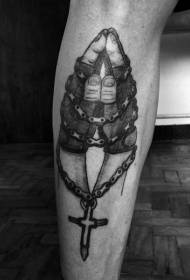 Kalvbön hand med länk kors tatuering mönster