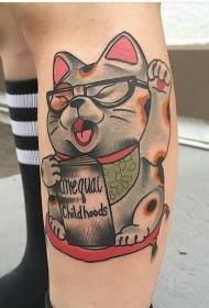 Gato bebé bebé de gato e lentes de tatuaxe