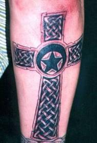 Nod celtic încrucișat model de tatuaj cu cinci vârfuri de stele