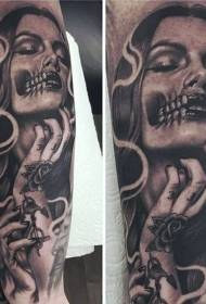 Черный серый стиль курения дьявола женщина татуировки