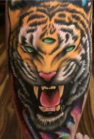 Un mudellu incredibile di tatuaggi di tigre di diavule