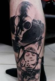 Vasikka salaperäinen musta harmaa kaasunaamari ja pojan tatuointikuvio
