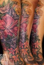 Becerro natural fermoso colorido diverso patrón de tatuaxe floral