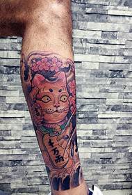 Modèle de tatouage de chat porte-bonheur couleur sac de veau