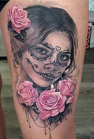 小腿school死亡女郎和粉色玫瑰花纹身图案
