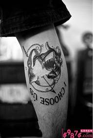 Itim at puti na double shark guya tattoo
