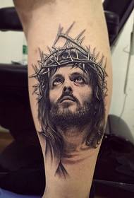 Modello di tatuaggio ritratto di uomo straniero che copre il polpaccio