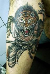 腿部彩色老虎武士纹身图案