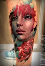 Кафяво ново училище цветна роза и жена портрет татуировка модел