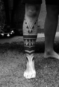 簡單的黑色部落圖騰小腿紋身圖案