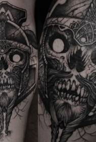 Vzorec tetovaže čelada črnega demonskega lobanja v slogu graviranja