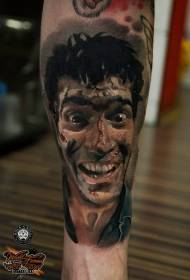 Stili Horror njeriu përballet me modelin e tatuazhit të dëmtuar të portretit