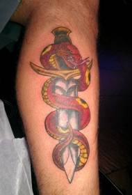 Modello di tatuaggio pugnale avvolgimento serpente rosso