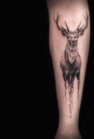 Kaiverrettu tyyli mustan hirven varren tatuointikuvio