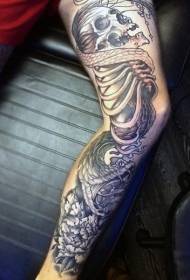 Kostur lubanje nogu i uzorak cvijeta tetovaže zmijskog peonija