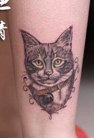 लड़की बछड़ा प्यारा बिल्ली टैटू पैटर्न