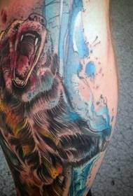 Beeindruckendes, riesiges Tattoo-Muster in der Farbe eines brüllenden Bären