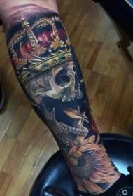 Калфи реалистичен цвят череп корона слънчоглед татуировка модел