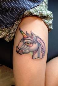 Fantasi sedih warna unicorn pola tato kartun
