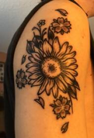Sunflower tattoo picture boy big arm sa black sunflower tattoo na larawan