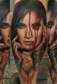 Teļa krāsas šausmu stila asiņainas sievietes portreta tetovējuma modelis