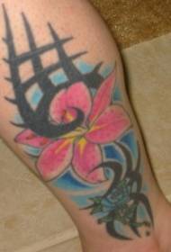 Modeli i tatuazhit me zambak rozë me ngjyra të këmbëve