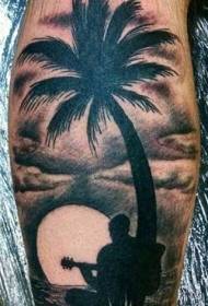 Pemuzik abu-abu hitam yang cantik dengan corak tatu pokok dan palma