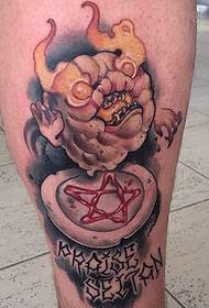 Modello di tatuaggio mostruoso europeo e americano di personalità di vitello