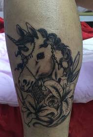 Mguu nyeupe joka farasi tattoo picha nzuri chipukizi