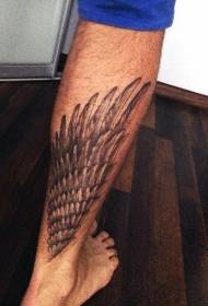 Patrón de tatuaje realista alas de ternero negro