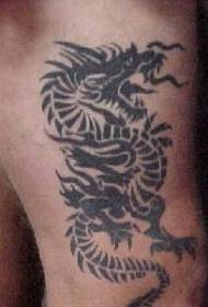 Model de tatuaj cu tot cu dragonul tribului coapsei