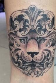 Tattoo leon lao baineann