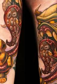 Теленок страшный монстр и плюшевый мишка цветной рисунок татуировки