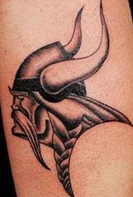Motif de tatouage de guerrier viking gris foncé
