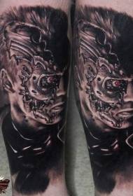 „Calf Terminator“ veido portretu dažytas tatuiruotės raštas