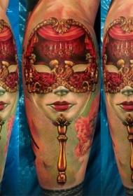 Máscara colorida del estilo del realismo con el patrón del tatuaje de las flores