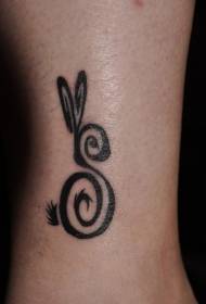 Zwart konijn totem tattoo patroon