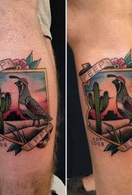 Kaktusų ir paukščių tatuiruočių modelis blauzdų dykumoje