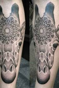 Kalv torn stil sort dekorativ blomst og giraff tatoveringsmønster