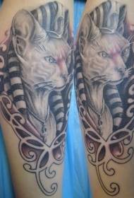 Güzel görünümlü Mısır kedisi dövme deseni