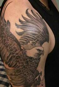 Grouss Aarm schwaarz a wäiss Adler Tattoo Bild Dréimoment 汹汹