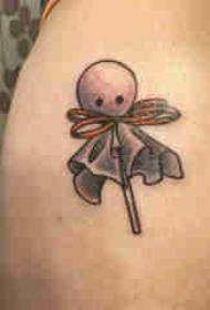 Ghost manika tattoo boy malaking braso sa may kulay na cartoon manika tattoo larawan