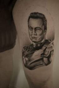 Karakter portret tattoo mannelijke student dij op zwart grijs karakter portret tattoo foto
