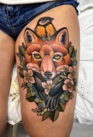 Negenstaartige vos tattoo foto meisje draver op vos en bloem tattoo foto