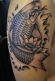 Бясплатная татуіроўка кальмараў на вялікай руцэ