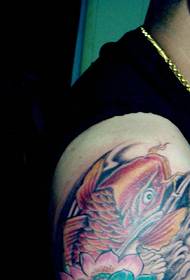 Tatuaggio grande calamaro rosso