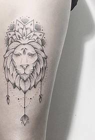 Modello tatuaggio tatuaggio braccio grande leone vaniglia linea fiore