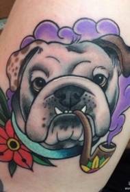 Grote arm Europese en Amerikaanse school hond bloemen tattoo patroon