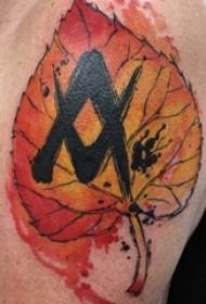 Ilustrasi tato daun Maple lengan besar anak laki-laki pada gambar tato daun maple berwarna